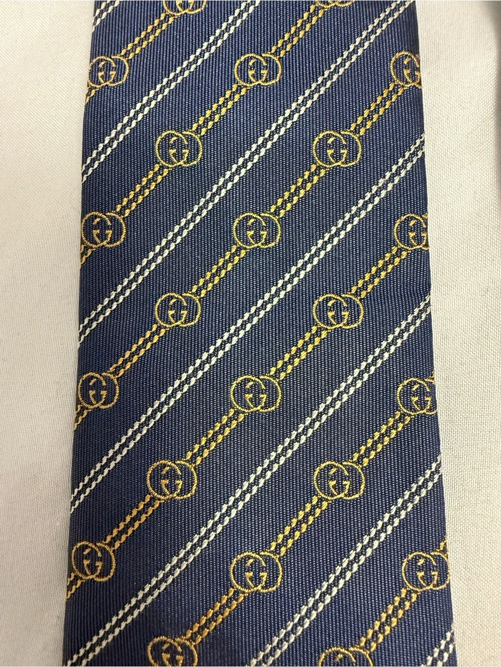 Gucci elegant silk